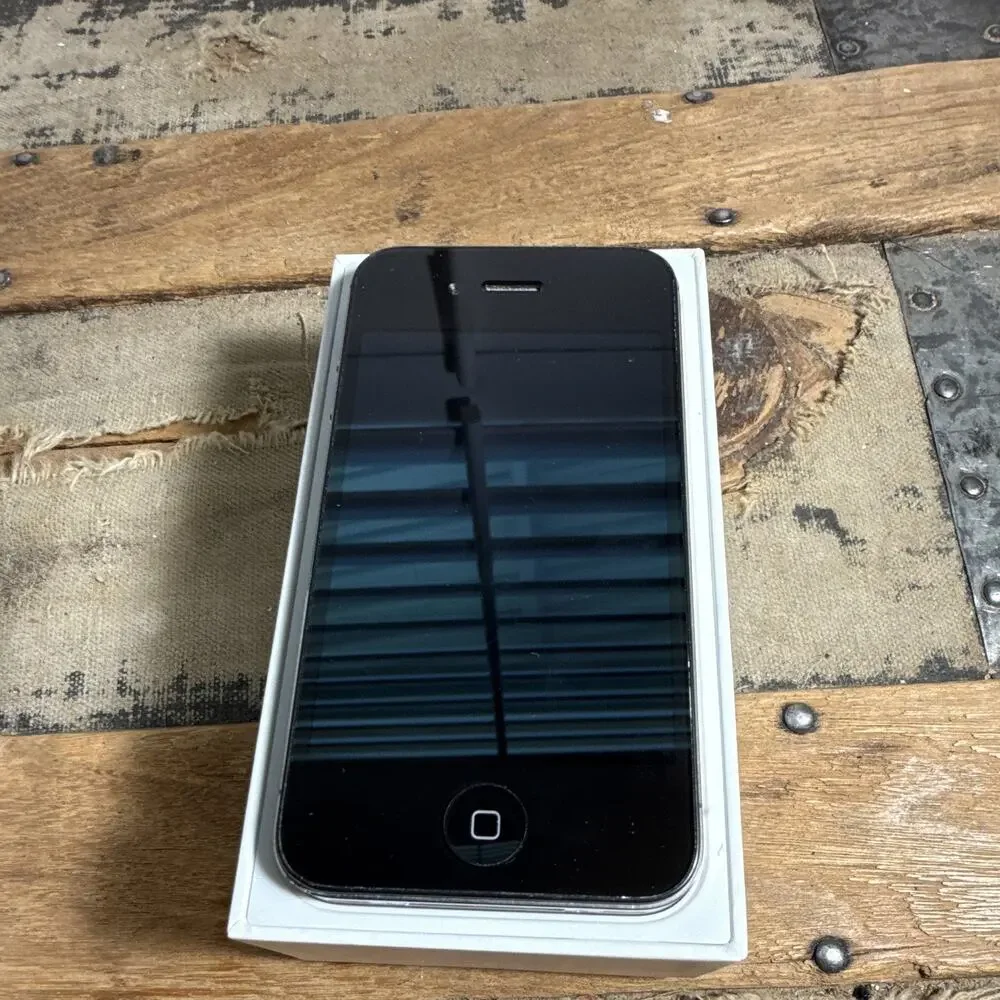 Apple iPhone 4 16GB Black 5MP Smartphone PARTS